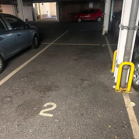 Centre Getaway Free Parking Leeds (West Yorkshire)